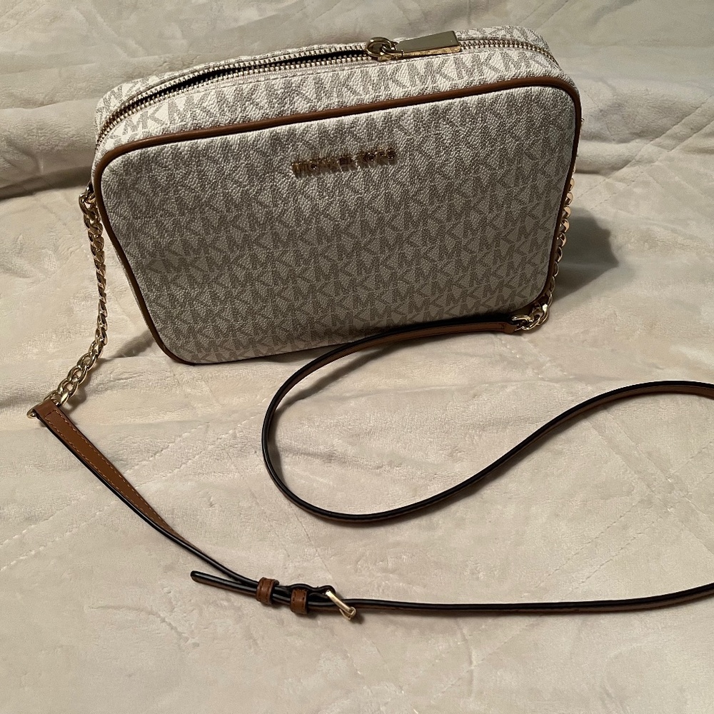 Michael Kors Jet Set leather crossbody in vanilla